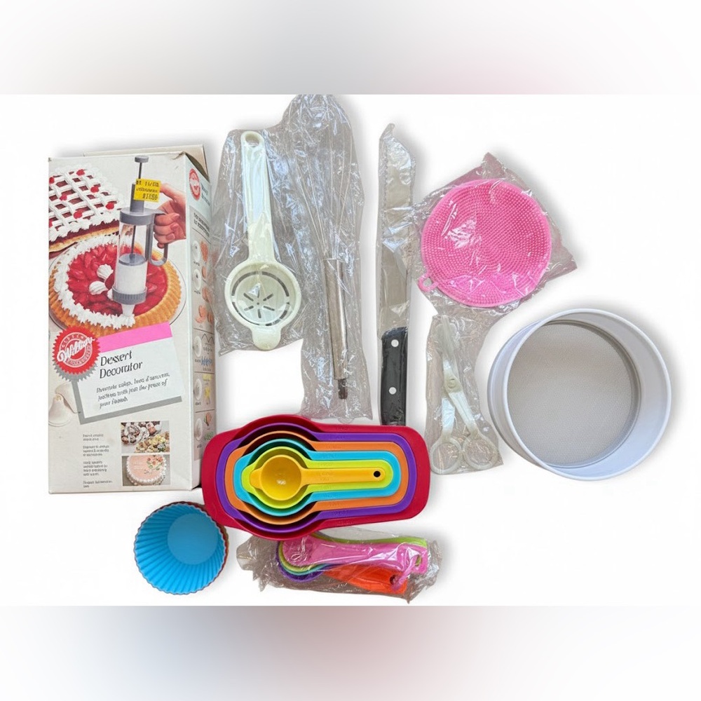 Baking Bundle NEW/VINTAGE 29Pc Wilton Miscellaneous Set